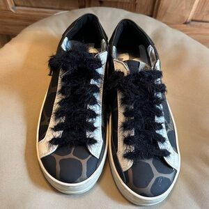 NIB P448 John Sneakers Army Giraffe Size 38